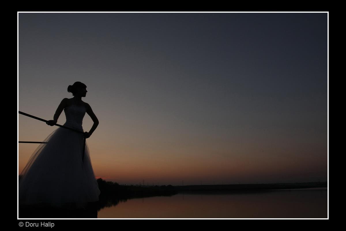 Inedit :) - o-mireasa-la-pescuit-langa-suceava.jpg